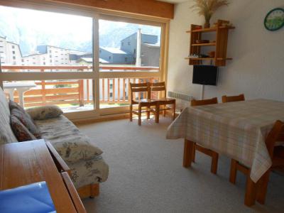 Holiday in mountain resort 2 room apartment sleeping corner 6 people (VIK45) - Résidence le Viking - Les 2 Alpes - Living room