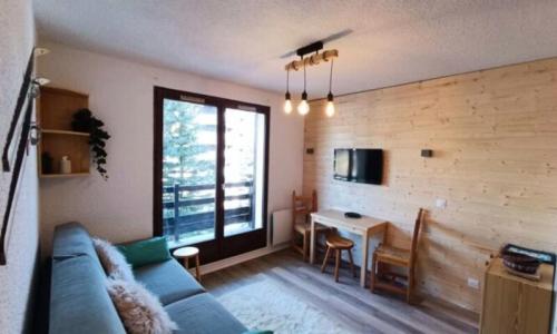 Rent in ski resort Studio 4 people (Budget 19m²-1) - Résidence Le Villaret - MH - Vars - Living room