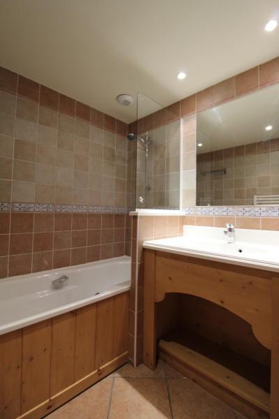 Holiday in mountain resort 2 room apartment 4 people (E101) - Résidence les Alpages - Val Cenis - Bathroom