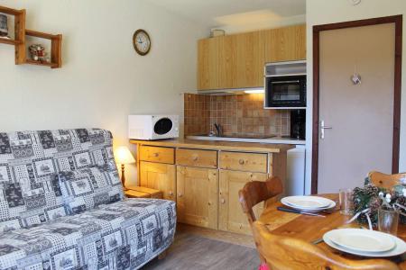Holiday in mountain resort Studio sleeping corner 4 people (B102) - Résidence les Alpages - Vars - Living room