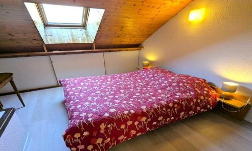 Holiday in mountain resort 2 room apartment 4 people (39m²) - Résidence Les Anémones - Pelvoux - Bedroom