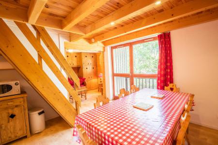 Holiday in mountain resort 3 room mezzanine apartment 8 people (AR31A) - Résidence les Arolles - La Norma - Living room