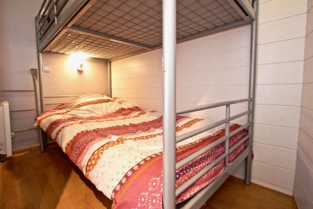 Holiday in mountain resort Studio sleeping corner 4 people (ARO) - Résidence les Arolles - Chamrousse - Bedroom