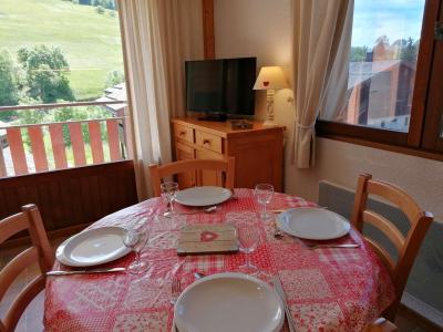 Vacaciones en montaña Apartamento cabina 2 piezas para 5 personas (540) - Résidence les Busserolles - Le Grand Bornand - Mesa