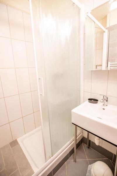 Holiday in mountain resort 2 room mezzanine apartment 4 people (CA35FA) - Résidence les Campanules - La Norma - Bathroom