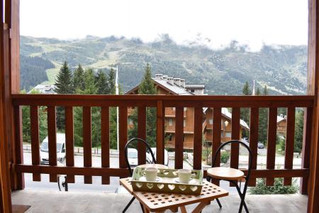 Vacaciones en montaña Apartamento 2 piezas para 4 personas (E7) - Résidence les Carlines - Méribel - Balcón