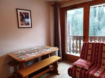 Holiday in mountain resort 2 room apartment 4 people (B6) - Residence Les Castors - Morzine - Living room