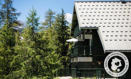 Аренда на лыжном курорте Résidence les Chalets D'aurouze - Maeva Home - La Joue du Loup - летом под открытым небом