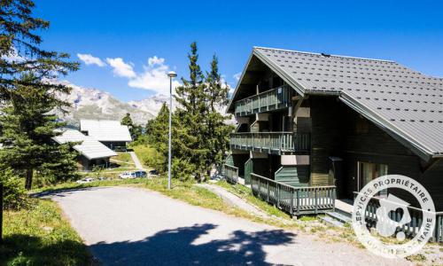 Аренда на лыжном курорте Résidence les Chalets D'aurouze - Maeva Home - La Joue du Loup - летом под открытым небом