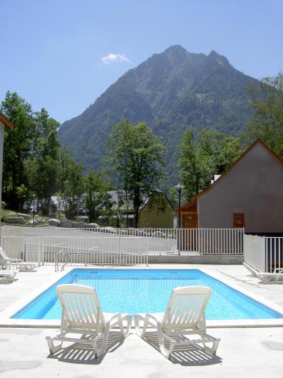 Holiday in mountain resort Résidence les Chalets d'Estive - Cauterets - Swimming pool
