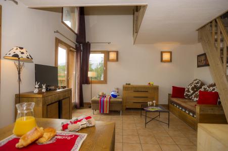 Holiday in mountain resort Résidence les Chalets de Wengen - Montchavin La Plagne - Living area