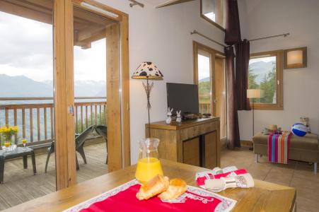 Holiday in mountain resort Résidence les Chalets de Wengen - Montchavin La Plagne - Living room