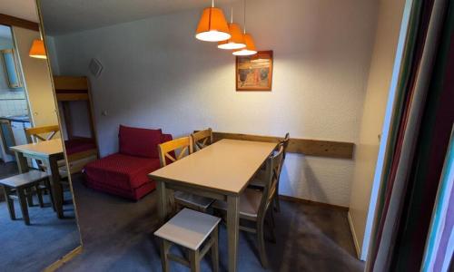 Vacances en montagne Résidence les Chalets des Arolles - MH - La Plagne - Extérieur été