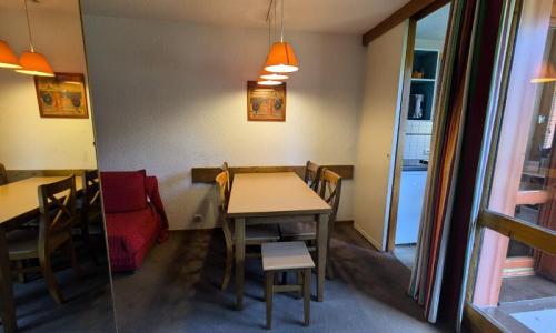 Vacances en montagne Résidence les Chalets des Arolles - MH - La Plagne - Extérieur été