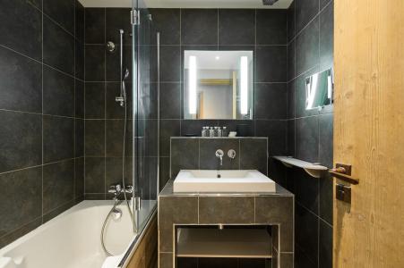 Holiday in mountain resort 4 room apartment 6 people (WINTER 127) - Résidence les Chalets du Forum - Courchevel - Bathroom
