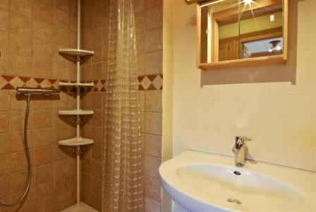 Holiday in mountain resort 3 room apartment 6 people (Volga) - Résidence les Chalets du Savoy - Kashmir - Chamonix - Shower room