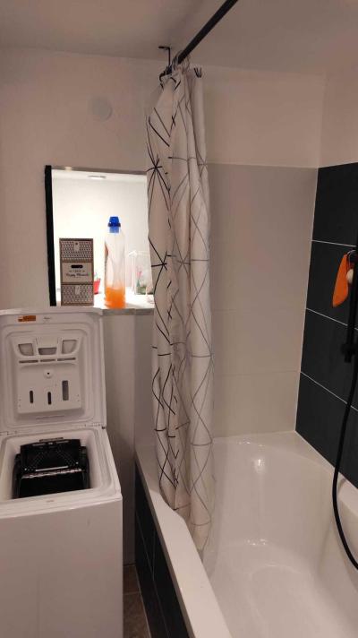 Holiday in mountain resort 2 room apartment cabin 6 people (02) - Résidence Les Champs - Valloire - Bathroom