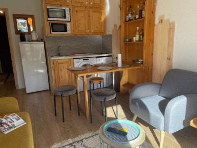 Vakantie in de bergen Studio cabine 4 personen (112A2) - Résidence les Clarines A2 - Risoul - Woonkamer