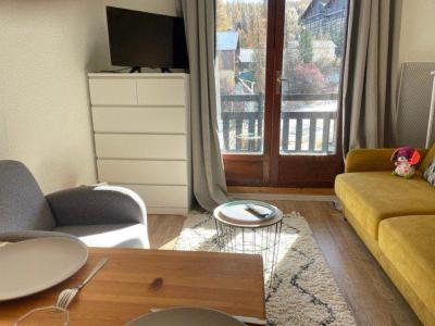 Vakantie in de bergen Studio cabine 4 personen (112A2) - Résidence les Clarines A2 - Risoul - Woonkamer