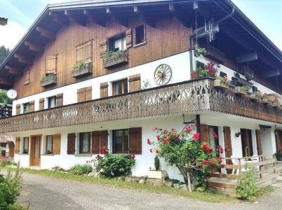 Rent in ski resort 3 room apartment 5 people - Résidence les Clos - Les Gets - Summer outside