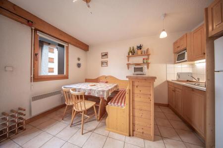 Holiday in mountain resort 4 room duplex apartment 7 people (2) - Résidence les Cordettes - Morzine - Living room