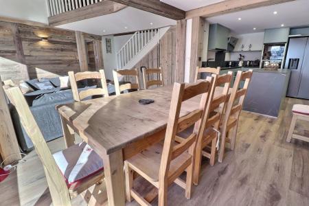 Holiday in mountain resort Apartment 5 rooms duplex 8 pax (711) - Résidence les Crets - Méribel-Mottaret - Living room