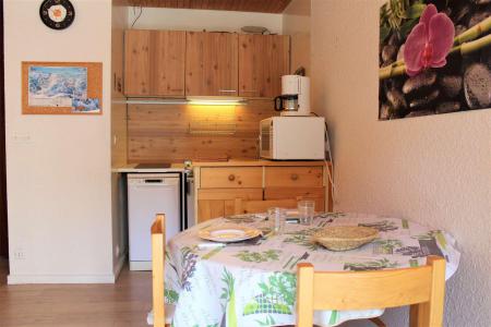 Vakantie in de bergen Studio 2 personen (131) - Résidence les Ecrins 4 - Vars - Woonkamer