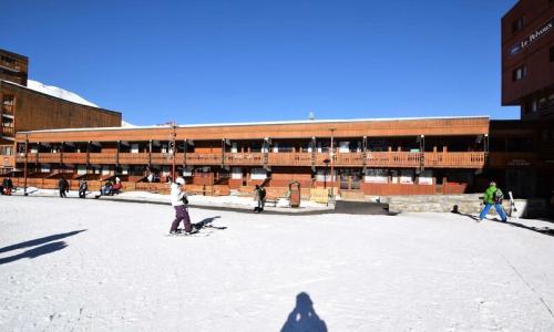 Vacances en montagne Résidence Les Ecrins - La Plagne - Extérieur été