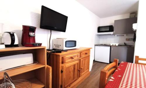 Аренда на лыжном курорте Апартаменты 1 комнат 4 чел. (23m²) - Résidence Les Ecrins - Puy-Saint-Vincent - летом под открытым небом