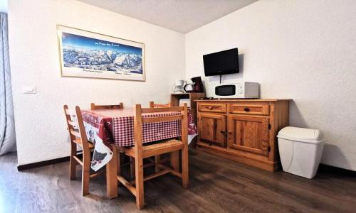 Аренда на лыжном курорте Апартаменты 1 комнат 4 чел. (23m²) - Résidence Les Ecrins - Puy-Saint-Vincent - летом под открытым небом
