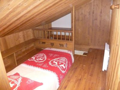 Vacaciones en montaña Apartamento 3 piezas para 5 personas - Résidence les Edelweiss - Champagny-en-Vanoise - Habitación abuhardillada