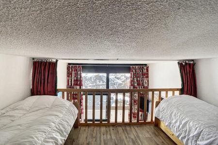 Holiday in mountain resort 2 room duplex apartment 6 people (601) - Résidence les Evons - Les Menuires - Bedroom