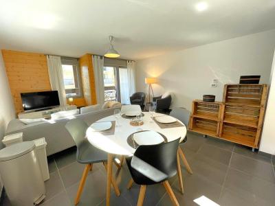 Holiday in mountain resort 3 room apartment 4 people (1) - Résidence Les Fermes de Montenvers 2 - Chamonix - Living room