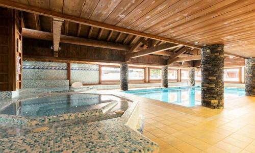 Rent in ski resort 3 room apartment 6 people (Sélection 40m²) - Résidence les Fermes du Soleil - Maeva Home - Les Carroz - Summer outside