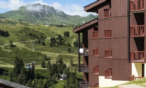 Urlaub in den Bergen Résidence les Gémeaux - Maeva Home - La Plagne - Draußen im Sommer