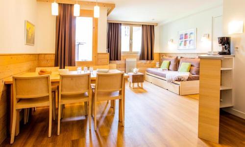Vacances en montagne Appartement 2 pièces 6 personnes (49m²) - Résidence Les Gémeaux MH - La Plagne - Séjour