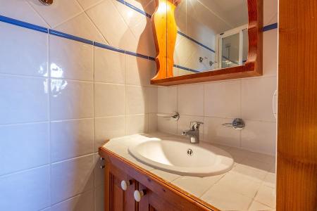 Holiday in mountain resort 3 room apartment 6 people (A6) - Résidence les Hauts Bois - La Plagne - Shower room