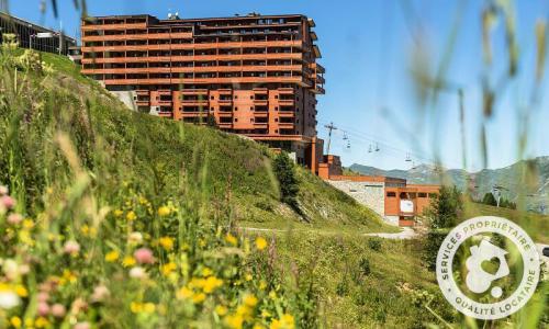 Vacanze in montagna Résidence les Hauts Bois - MH - La Plagne - Esteriore estate
