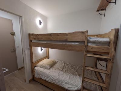 Holiday in mountain resort 2 room apartment 4 people (Charmoz) - Résidence les Jonquilles - Chamonix - Bedroom