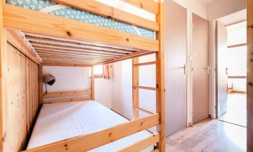 Urlaub in den Bergen 2-Zimmer-Holzhütte für 6 Personen (Confort 40m²) - Résidence les Mélèzes - Maeva Home - Alpe d'Huez - Offener Schlafbereich