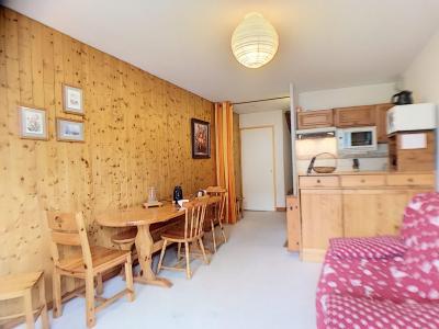 Holiday in mountain resort 2 room duplex apartment cabin 6 people (D18) - Résidence les Murgers - Saint Martin de Belleville - Living room