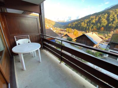 Holiday in mountain resort Studio sleeping corner 4 people (9) - Résidence les Parasses - Le Grand Bornand - Balcony