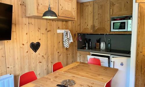 Holiday in mountain resort 5 room apartment 8 people (Sélection 75m²) - Résidence les Sentiers du Tueda - MH - Méribel-Mottaret - Summer outside