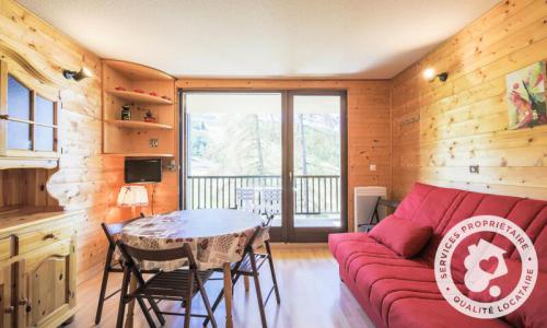 Rent in ski resort Studio 4 people (Confort 25m²-3) - Résidence les Trois Soleils - Maeva Home - La Joue du Loup - Living room