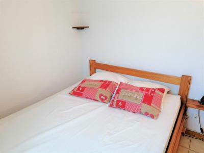 Holiday in mountain resort 2 room apartment cabin 4-6 people (07) - Résidence les Verdets - Morillon - Bedroom