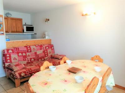 Holiday in mountain resort 2 room apartment cabin 4-6 people (07) - Résidence les Verdets - Morillon - Living room