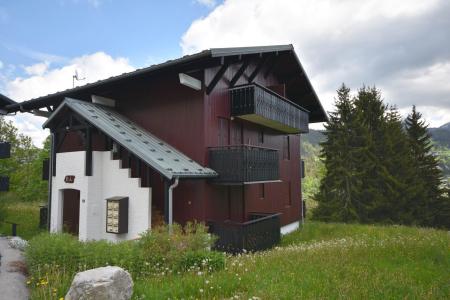 Vacanze in montagna Studio con alcova per 4 persone - Résidence Longues Poses - Les Gets - Esteriore estate