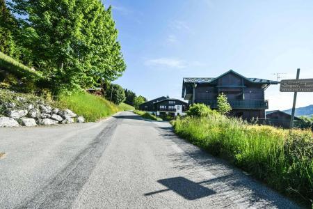 Vacanze in montagna Studio con alcova per 4 persone - Résidence Longues Poses - Les Gets - Esteriore estate