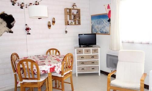 Аренда на лыжном курорте Квартира студия для 4 чел. (28m²) - Résidence Lupins - Alpe d'Huez - летом под открытым небом