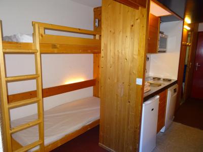 Holiday in mountain resort Studio sleeping corner 4 people (404) - Résidence Miravidi - Les Arcs - Bedroom